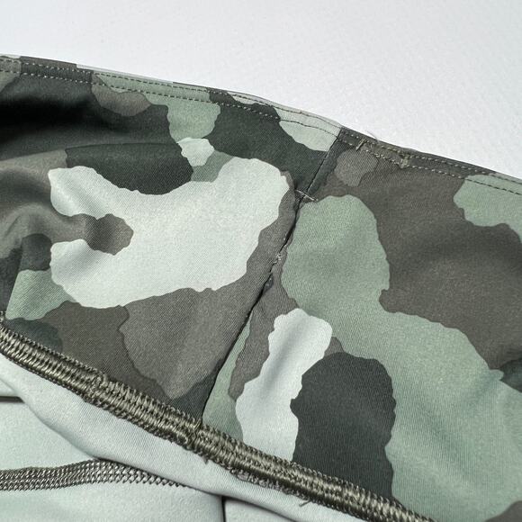 Athleta Lightning Camo 7/8 Tight Stash Pocket SIZE S Green Yoga Pants - Picture 5 of 12